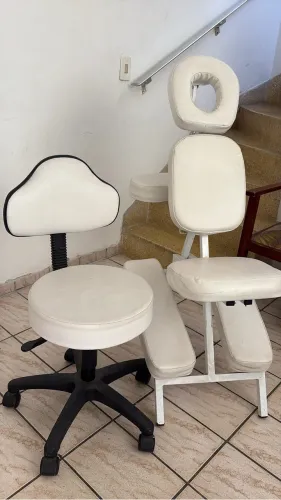 KIT CADEIRA DE MASSAGEM QUICK + BANCO MÓVEL 