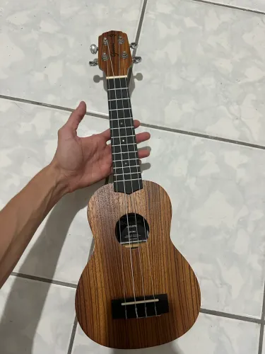 UKULELE GIANINI
