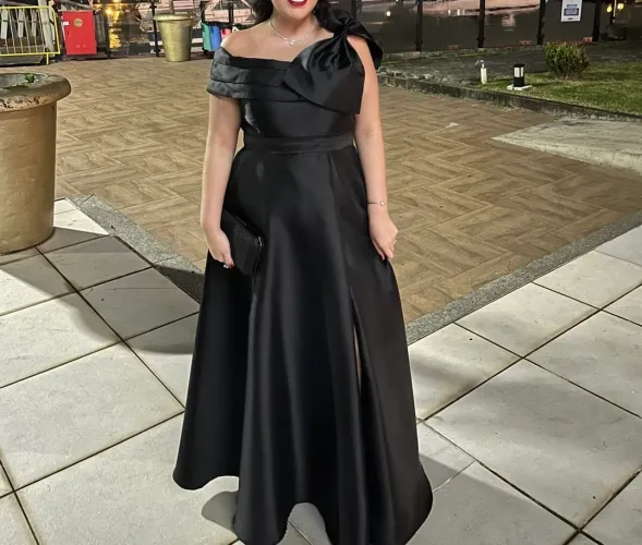 Vestido preto de gala
