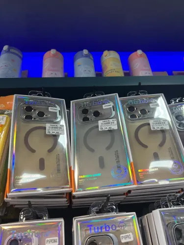 Capa de iPhone Magnética 17 Pro Max/ 17 Pro com proteção de câmera 