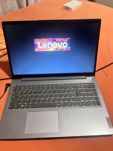 Notebook Lenovo 4gb de memória