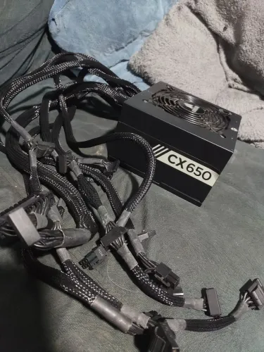 Fonte cx650 corsair
