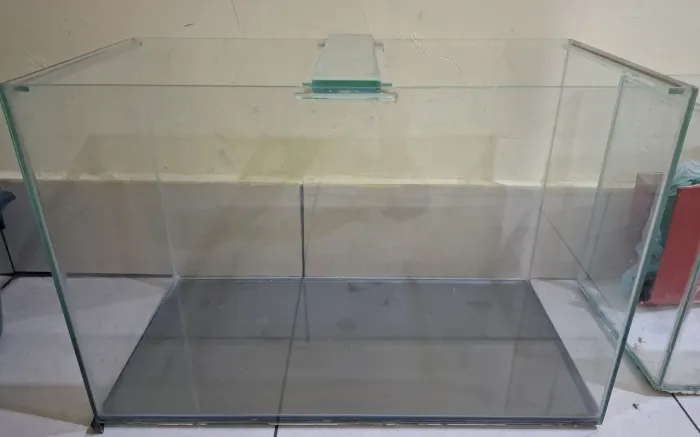 Aquário 70 litros completo.