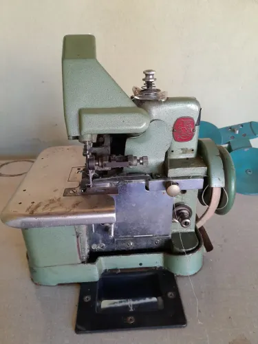Maquina overlok 