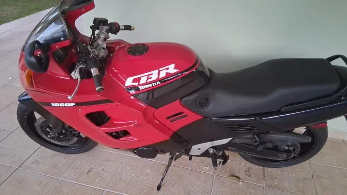 Vendo ou troco CBR1000F 1991