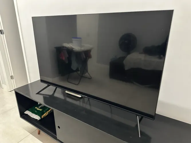 TV Samsung TU 8000 (Com defeito, leia o anúncio)