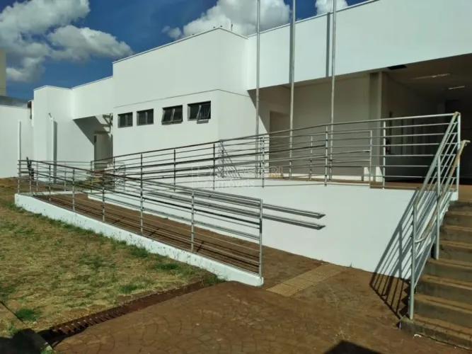 Excelente Ponto Comercial para alugar em Araraquara - Jardim Dos Manacás!