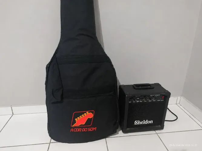 Guitarra Peavey (PRETA) + Amplificador GT1200 (SHELDON)