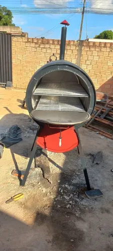 Vende-se formo de tambor móvel. A lenha