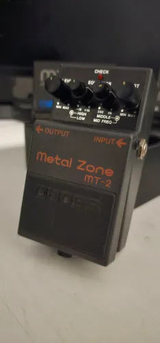 Pedal BOSS metal zone MT 2