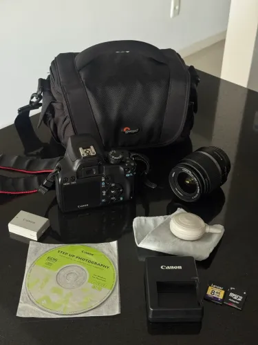 Câmera fotográfica - Canon EOS com lente 18 55 mm