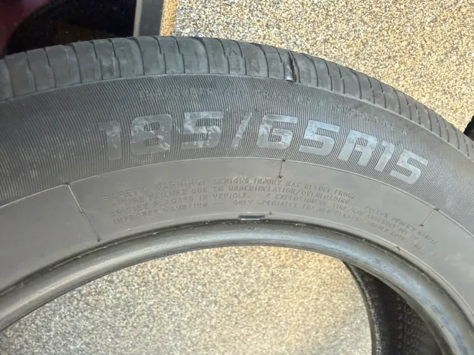 Semi Nova Pneu Townhall 185/65R15