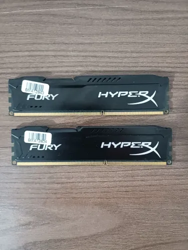 Kit 8GB DDR3 HyperX.
