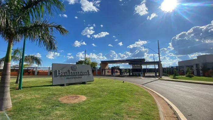 Terreno à Venda no condomínio Brahman I.