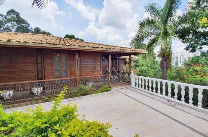 Casa à Venda no Condomínio Village Terrasse | 400 m² - 3 quartos.