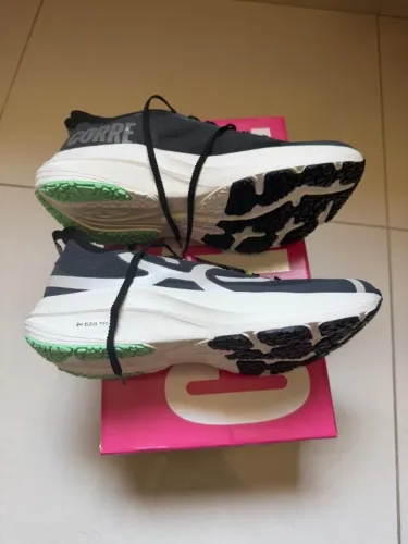 Tênis Olympikus Corre 4 na caixa