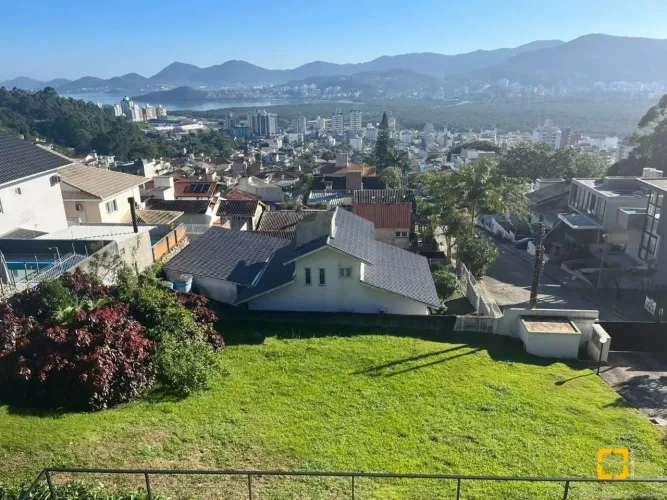 Terreno à venda para construção residencial com vista privilegiada - Trindade