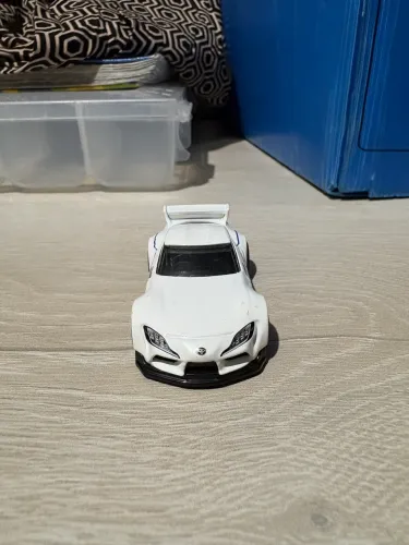 Hot Wheels Toyota GR Supra Branco - Usado