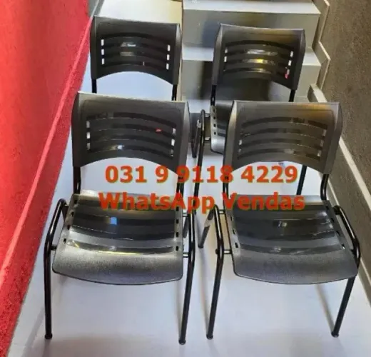 Cadeiras Polipropileno Novas Cor Preta Frete grátis para BH