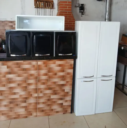VENDO ESSE ARMÁRIO DE AÇO