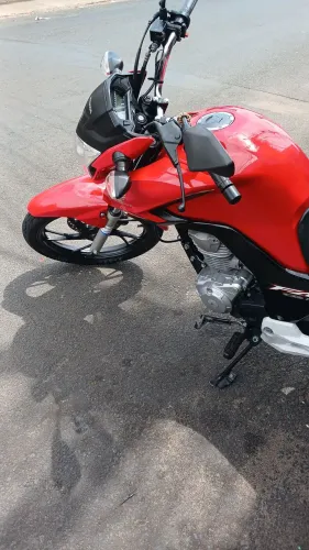 Moto muito nova sem detalhes