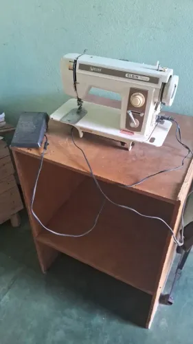 Máquina de costura 