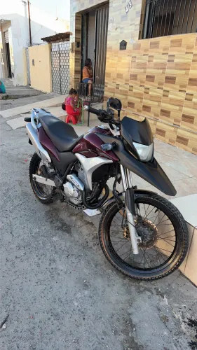Xre 300 vermelha 2011