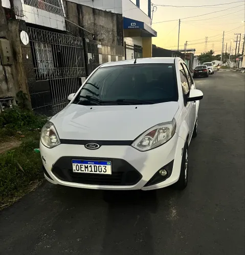 Ford Fiesta SE 1.6 8V Flex 5P 2014