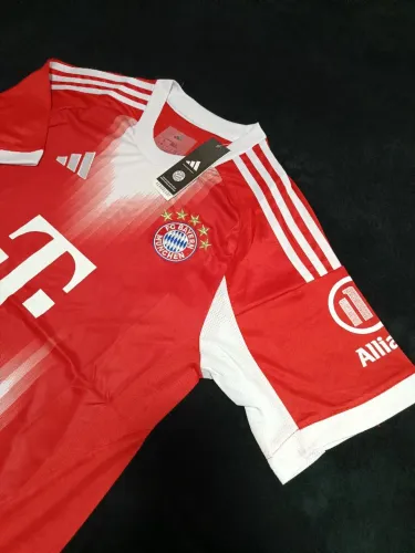 Camisa do Bayern de Munique versão torcedor 25/26
