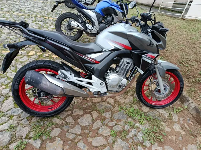 CBF Twister 250- 2018 abaixo da tabela