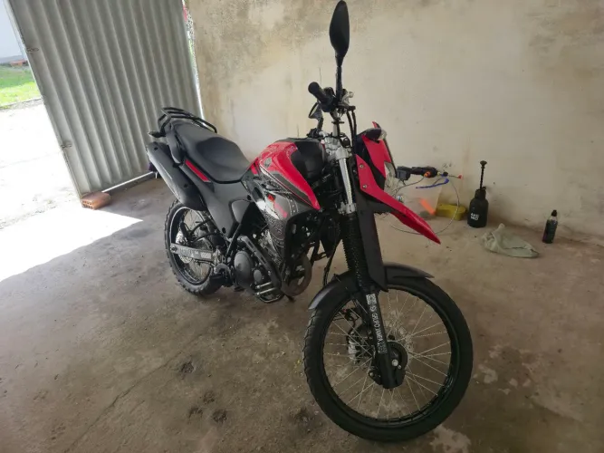 Vendo Yamaha Lander 24/24 unico dono.