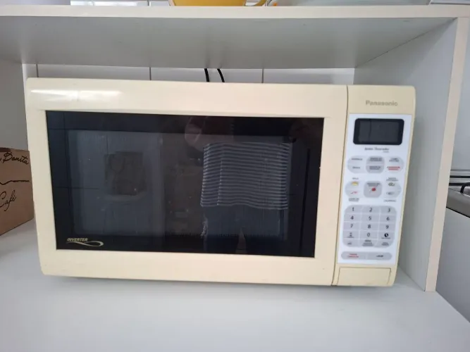 Micro-ondas Panasonic Inverter, modelo NN-G55BH - Desapegando - Mudança de Cidade