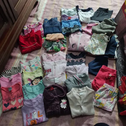 Lote roupa menina Tam 2 com 40 peças por 90,00