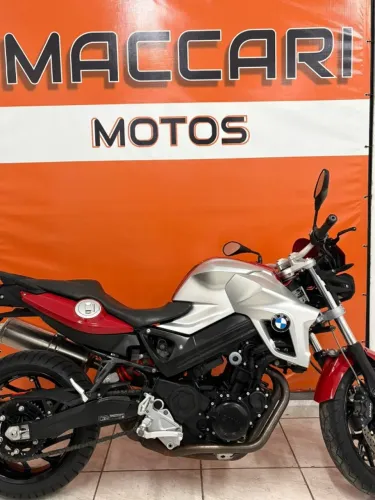 BMW F 800R 2012 vermelha (ABS)