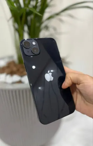 Vende-se IPhone 14 preto 128GB com saúde de bateria 95% 