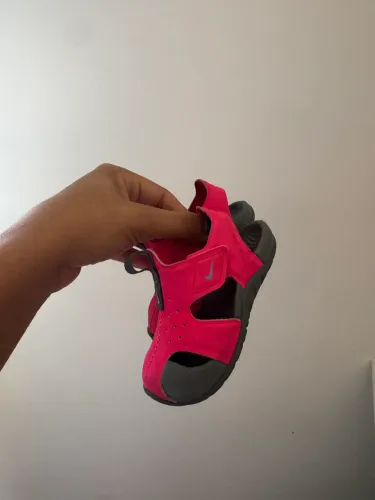 Sandália Nike infantil