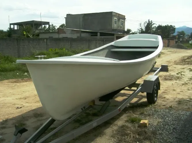 Barco de fibra 5 mts.