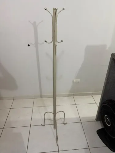 Mancebo / Cabideiro de Chão Antigo em Metal