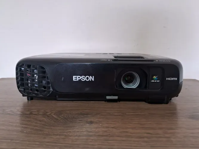 Projetor Epson S18 (sem hdmi)