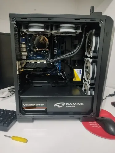 PC desktop para jogos e trabalho. Roda GTAV, Valorant, Fortnite e Marvel rivals