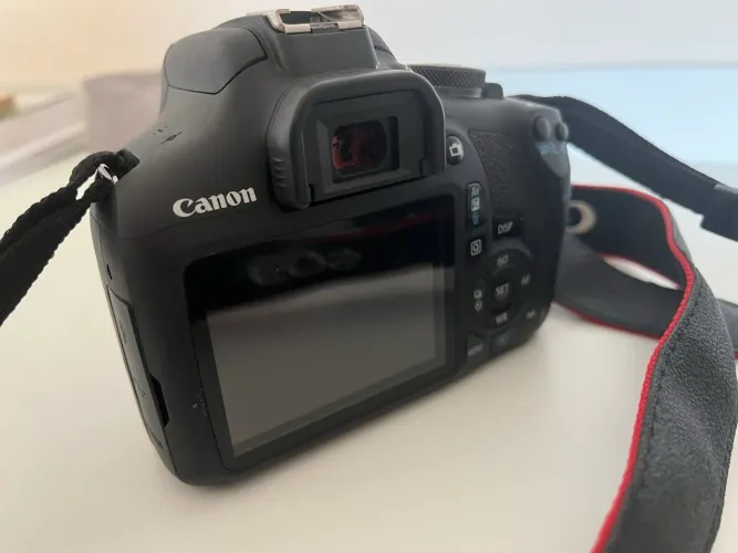Câmera Cânon Rebel T7