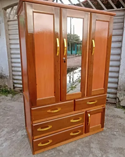 Guarda roupa de solteiro - 3 portas com espelho disponível