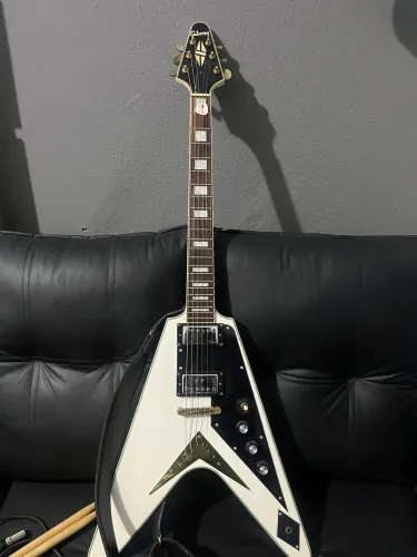 Guitarra Flyng V China 