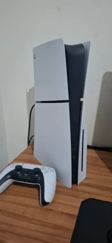 PS5 MIDIA FÍSICA + 3 JOGOS (2 MESES DE USO)