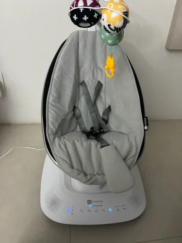 Cadeira de balanço 4 moms 