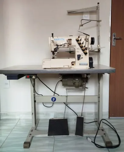 Máquina galoneira Yamata 5 fios
