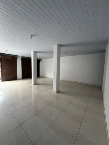 ALUGA-SE sala comercial 