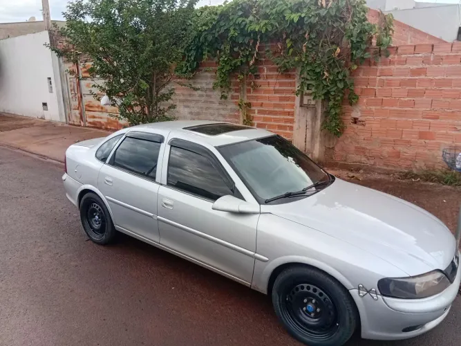 Chevrolet Vectra CD 2.2 16V / 2.0 16V Mec./aut. 1997