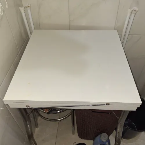 Mesa dobrável com 4 cadeiras