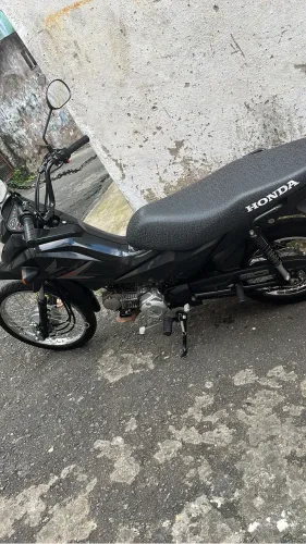 Moto toda boa,só pegar e rodar!chama no wats *73 ou liga